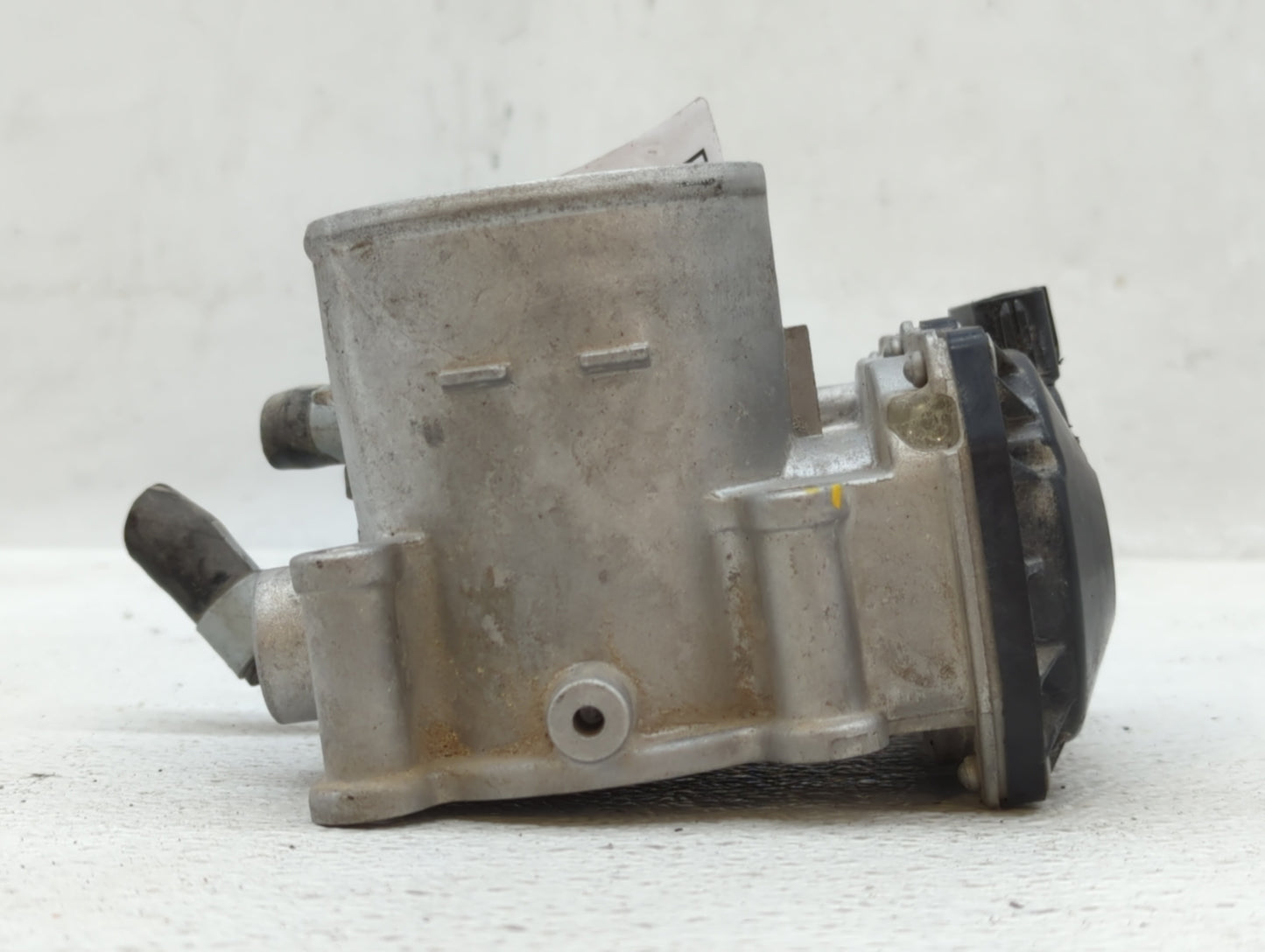 2018-2021 Hyundai Kona Throttle Body P/N:35100-2E400 Fits Fits 2012 2013 2014 2015 2016 2018 2019 2020 2021 OEM Used Auto Pa