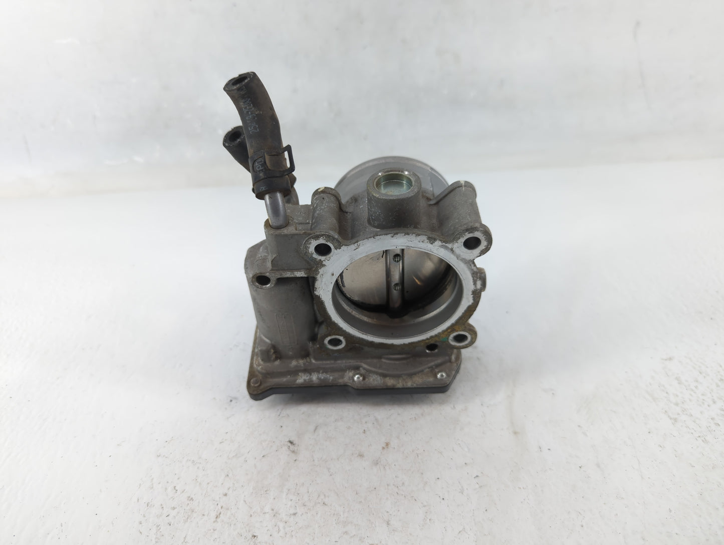 2018-2021 Hyundai Kona Throttle Body P/N:35100-2E000 Fits Fits 2012 2013 2014 2015 2016 2018 2019 2020 2021 OEM Used Auto Pa