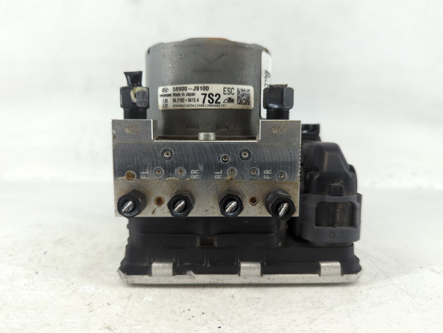 2018-2021 Hyundai Kona ABS Pump Control Module Replacement P/N:58900-J9100 Fits Fits 2018 2019 2020 2021 OEM Used Auto Parts