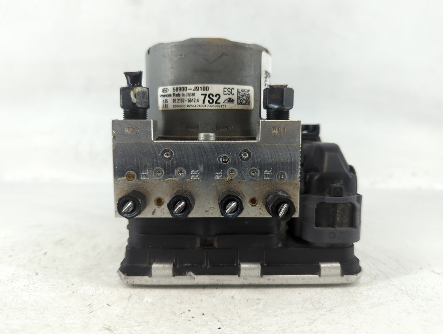 2018-2021 Hyundai Kona ABS Pump Control Module Replacement P/N:58900-J9100 Fits Fits 2018 2019 2020 2021 OEM Used Auto Parts