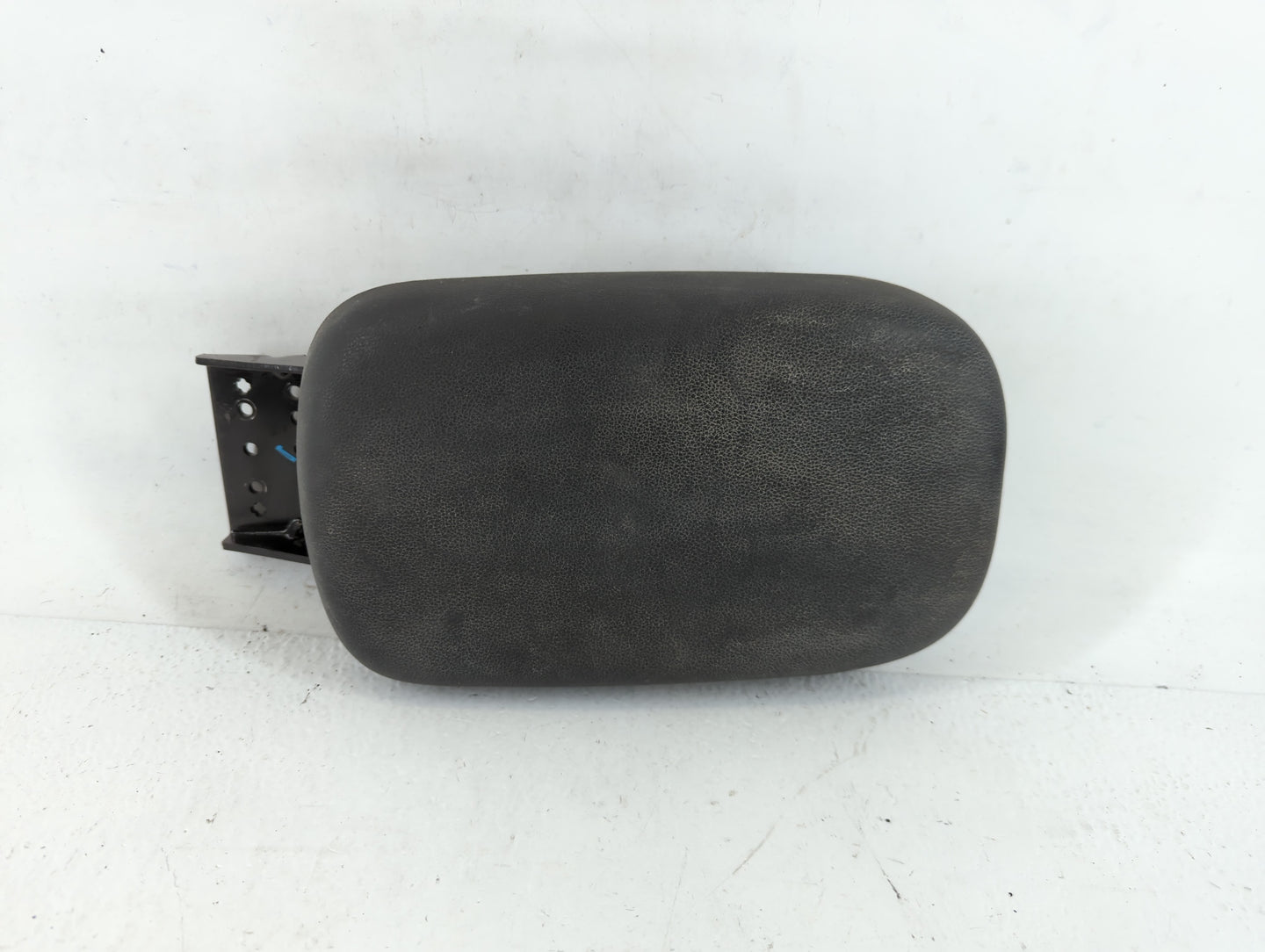 2021 Hyundai Kona Center Console Armrest Cover Lid Fits OEM Used Auto Parts - Oemusedautoparts1.com