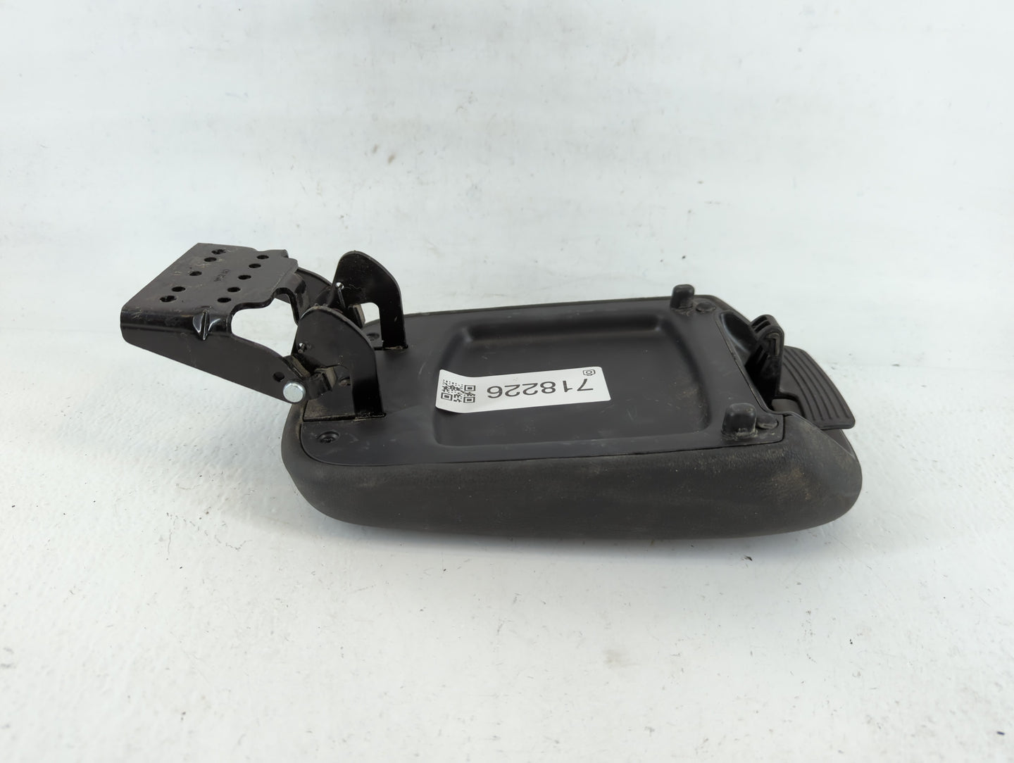 2021 Hyundai Kona Center Console Armrest Cover Lid Fits OEM Used Auto Parts - Oemusedautoparts1.com