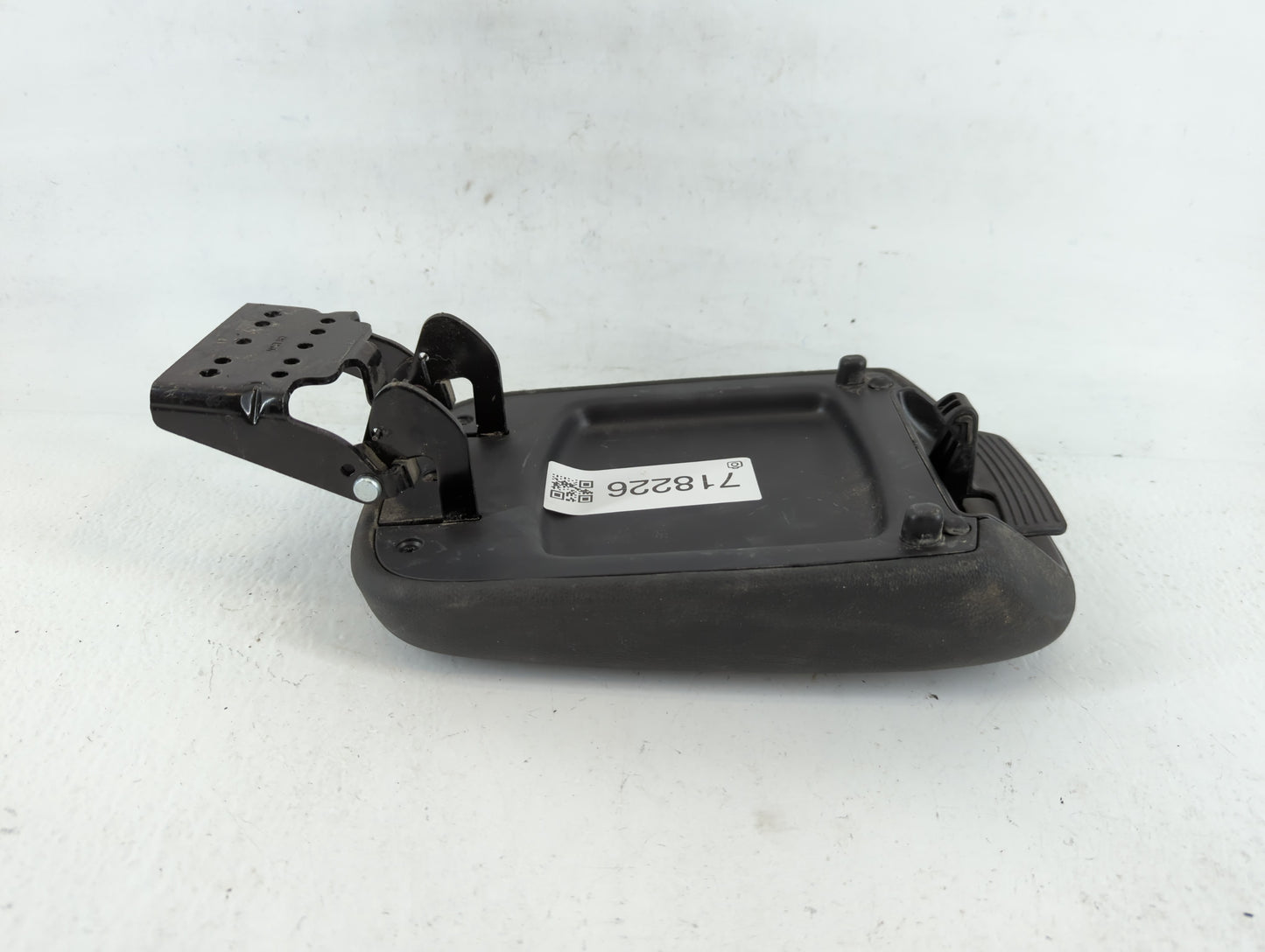 2021 Hyundai Kona Center Console Armrest Cover Lid Fits OEM Used Auto Parts - Oemusedautoparts1.com