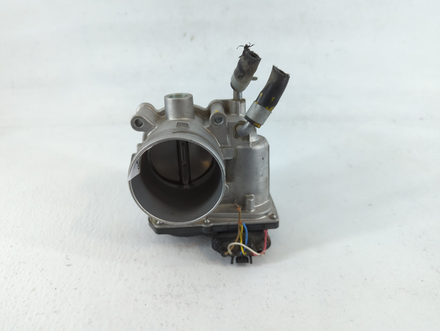 2018-2021 Hyundai Kona Throttle Body P/N:35100-2E400 Fits Fits 2012 2013 2014 2015 2016 2018 2019 2020 2021 OEM Used Auto Pa