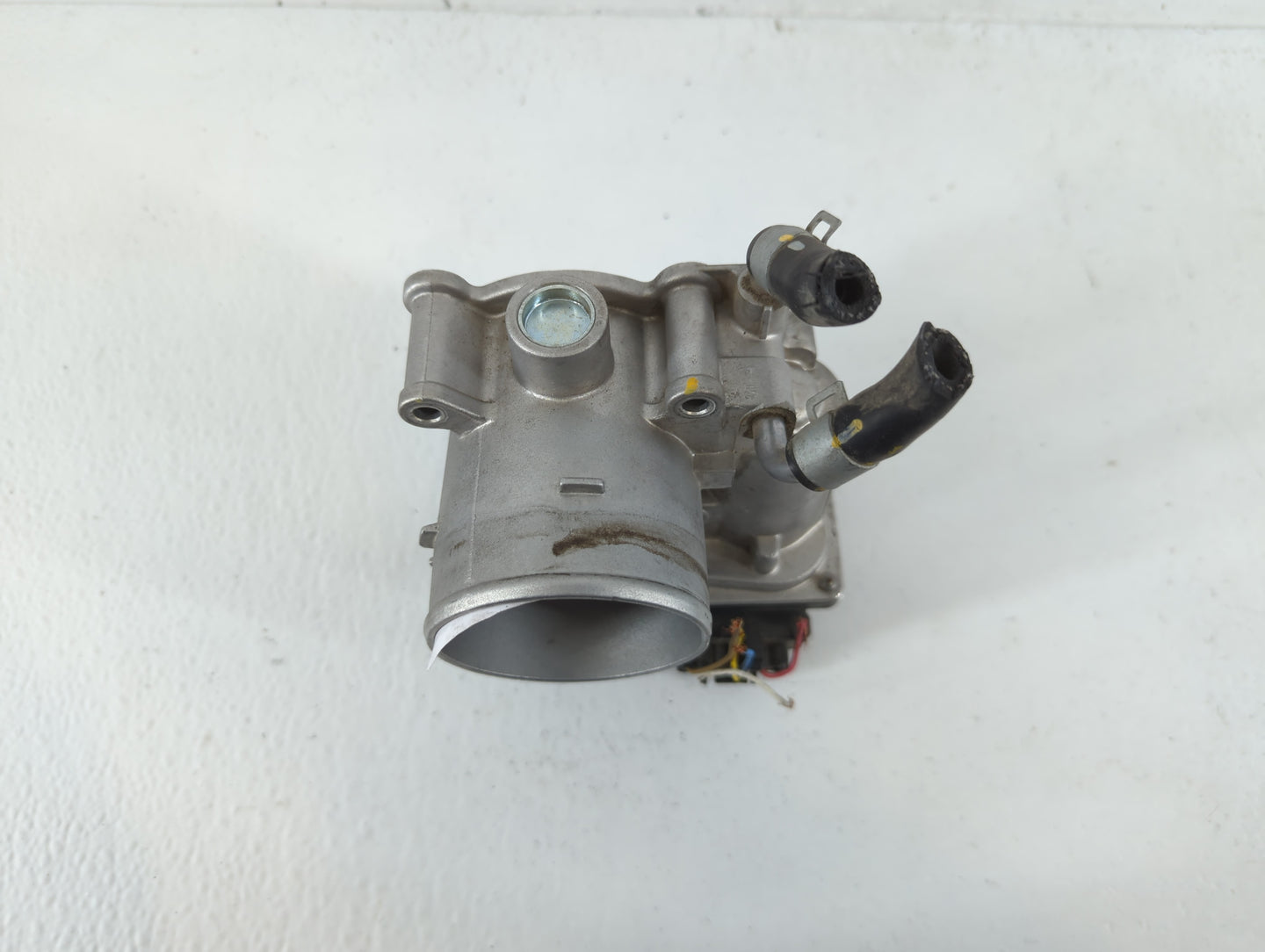 2018-2021 Hyundai Kona Throttle Body P/N:35100-2E400 Fits Fits 2012 2013 2014 2015 2016 2018 2019 2020 2021 OEM Used Auto Pa