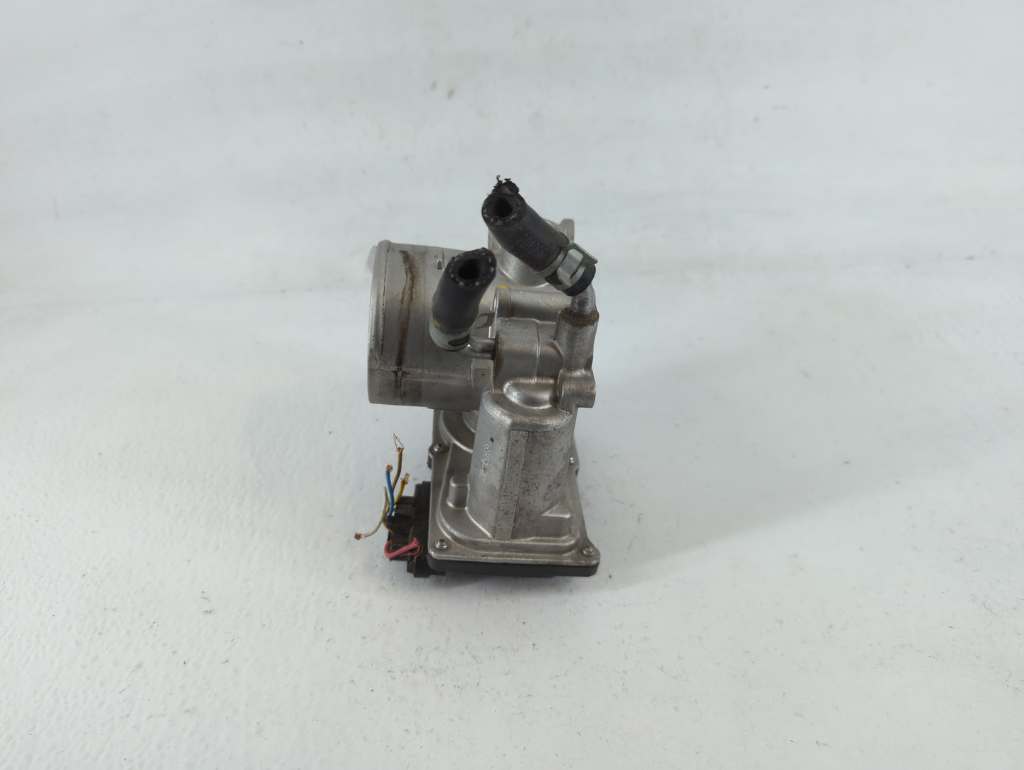 2018-2021 Hyundai Kona Throttle Body P/N:35100-2E400 Fits Fits 2012 2013 2014 2015 2016 2018 2019 2020 2021 OEM Used Auto Pa