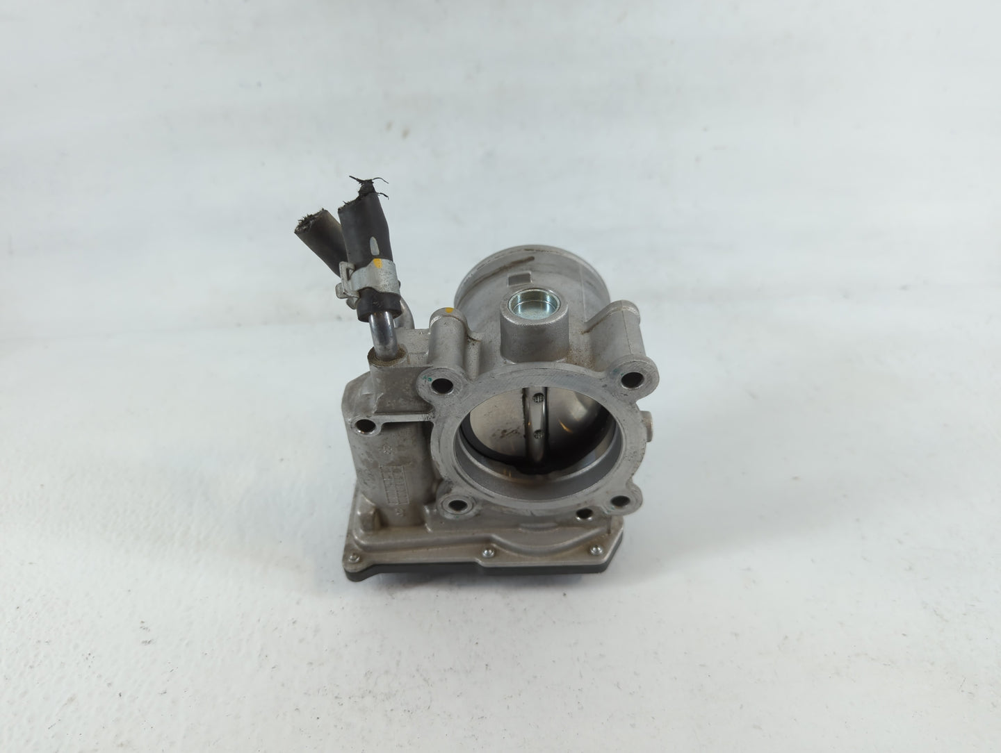2018-2021 Hyundai Kona Throttle Body P/N:35100-2E400 Fits Fits 2012 2013 2014 2015 2016 2018 2019 2020 2021 OEM Used Auto Pa