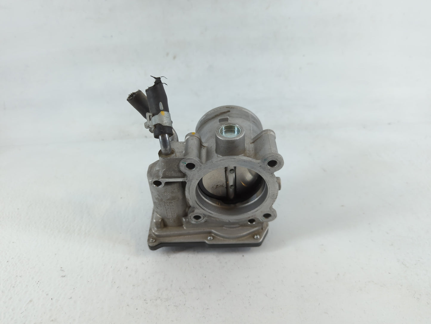 2018-2021 Hyundai Kona Throttle Body P/N:35100-2E400 Fits Fits 2012 2013 2014 2015 2016 2018 2019 2020 2021 OEM Used Auto Pa
