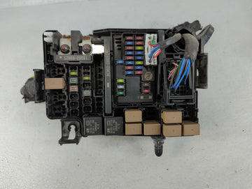 2018-2021 Hyundai Kona Fusebox Fuse Box Panel Relay Module P/N:91227-J9311-49 91227 J9311 Fits Fits 2018 2019 2020 2021 OEM Used Auto Parts