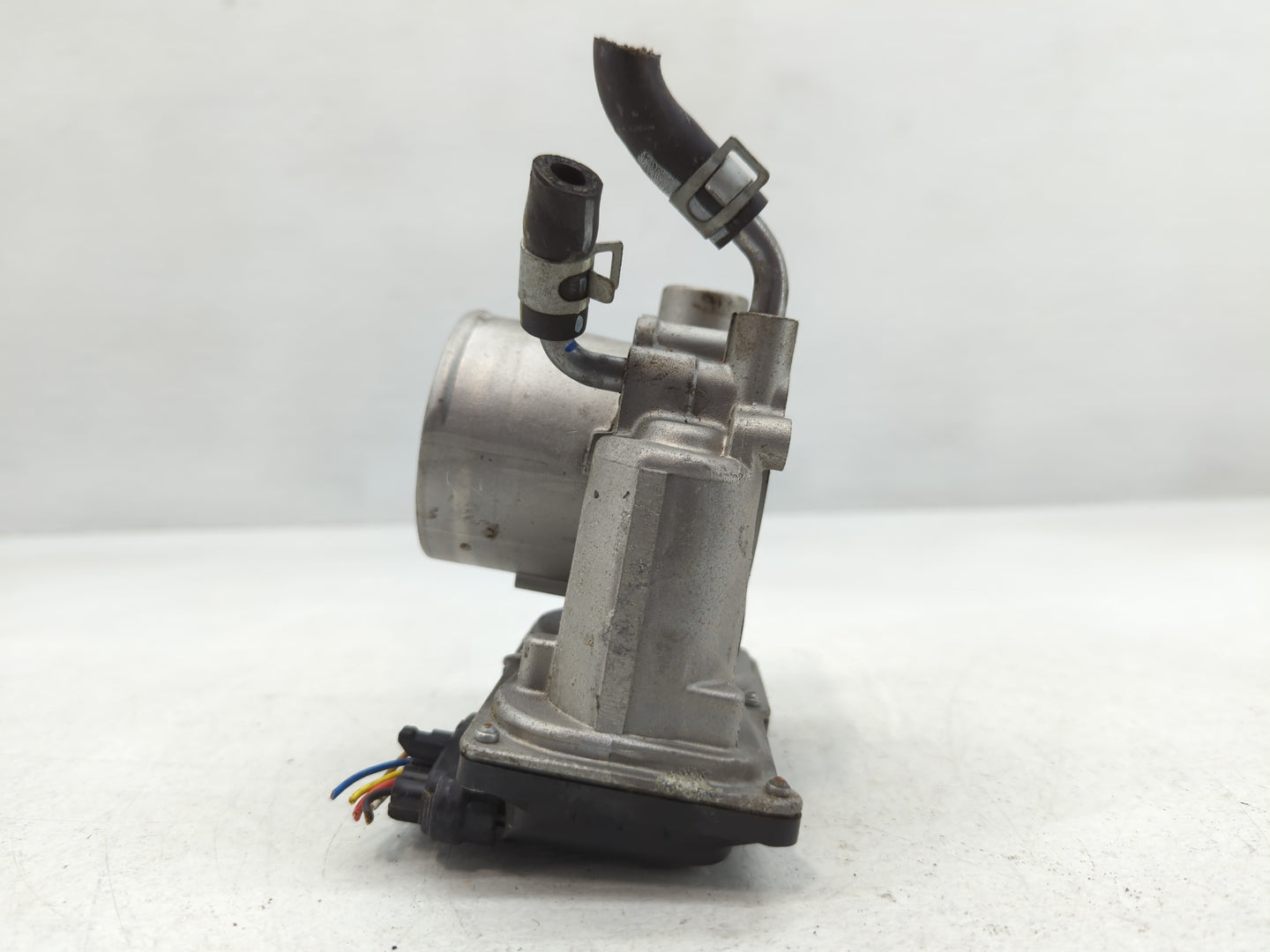 2018-2021 Hyundai Kona Throttle Body P/N:35100-25400 Fits Fits 2012 2013 2014 2015 2016 2018 2019 2020 2021 OEM Used Auto Pa