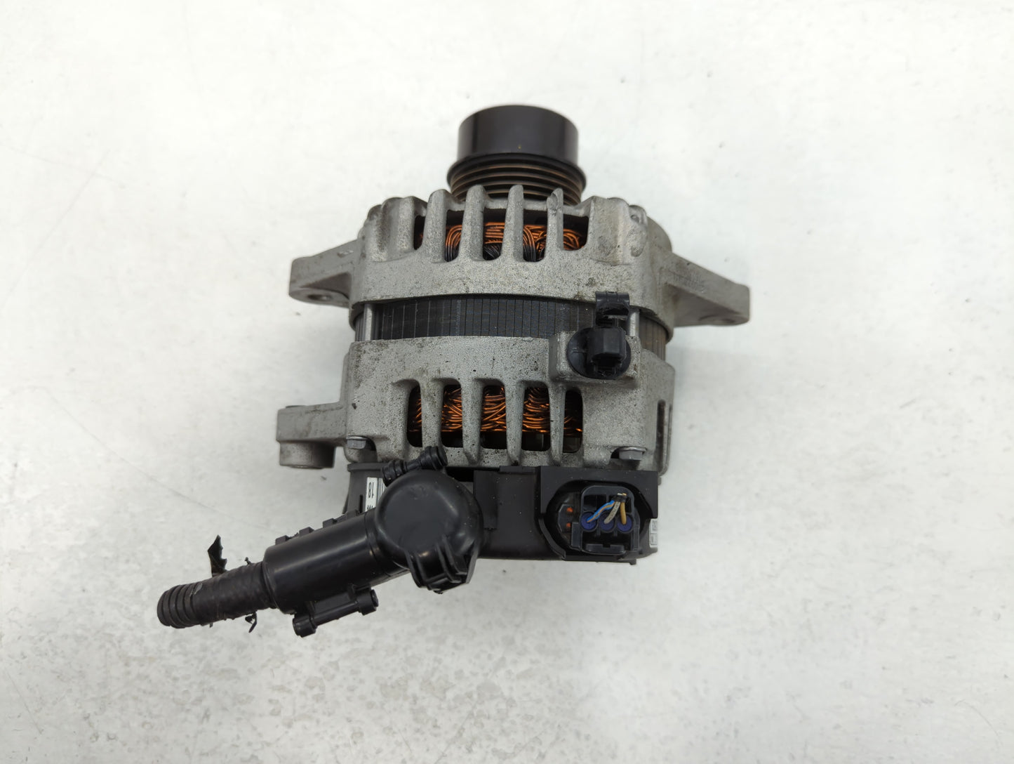 2018-2021 Hyundai Kona Alternator Replacement Generator Charging Assembly Engine OEM P/N:37300-2B960 2622503 Fits OEM Used A