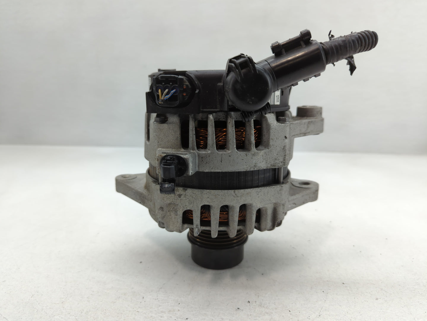 2018-2021 Hyundai Kona Alternator Replacement Generator Charging Assembly Engine OEM P/N:37300-2B960 2622503 Fits OEM Used A