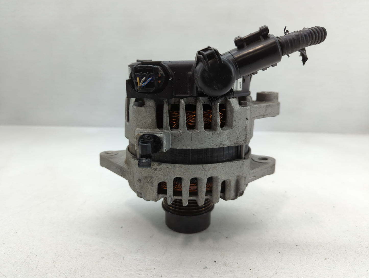 2018-2021 Hyundai Kona Alternator Replacement Generator Charging Assembly Engine OEM P/N:37300-2B960 2622503 Fits OEM Used A