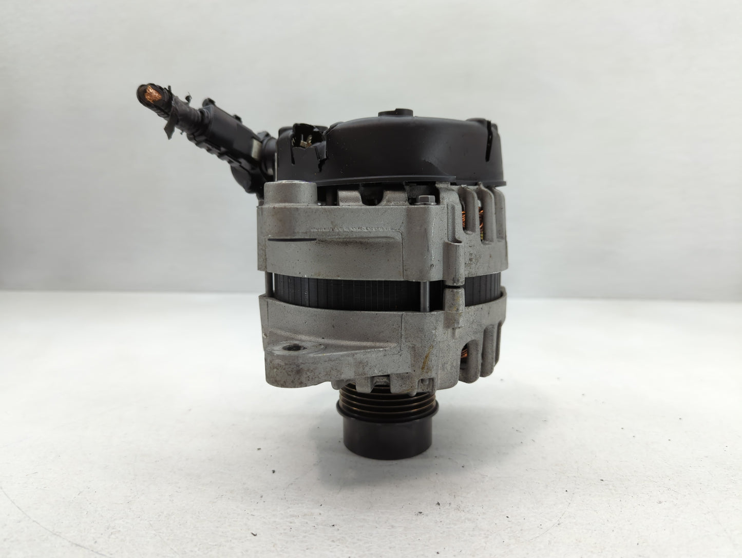 2018-2021 Hyundai Kona Alternator Replacement Generator Charging Assembly Engine OEM P/N:37300-2B960 2622503 Fits OEM Used A