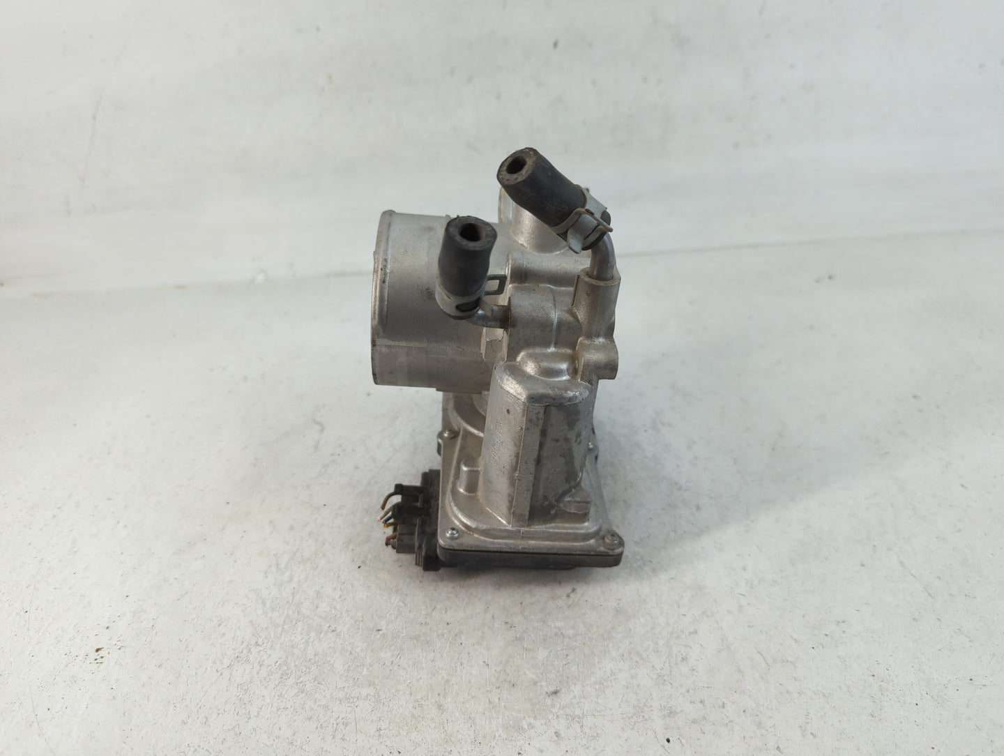 2018-2021 Hyundai Kona Throttle Body P/N:35100-2E400 Fits Fits 2012 2013 2014 2015 2016 2018 2019 2020 2021 OEM Used Auto Pa