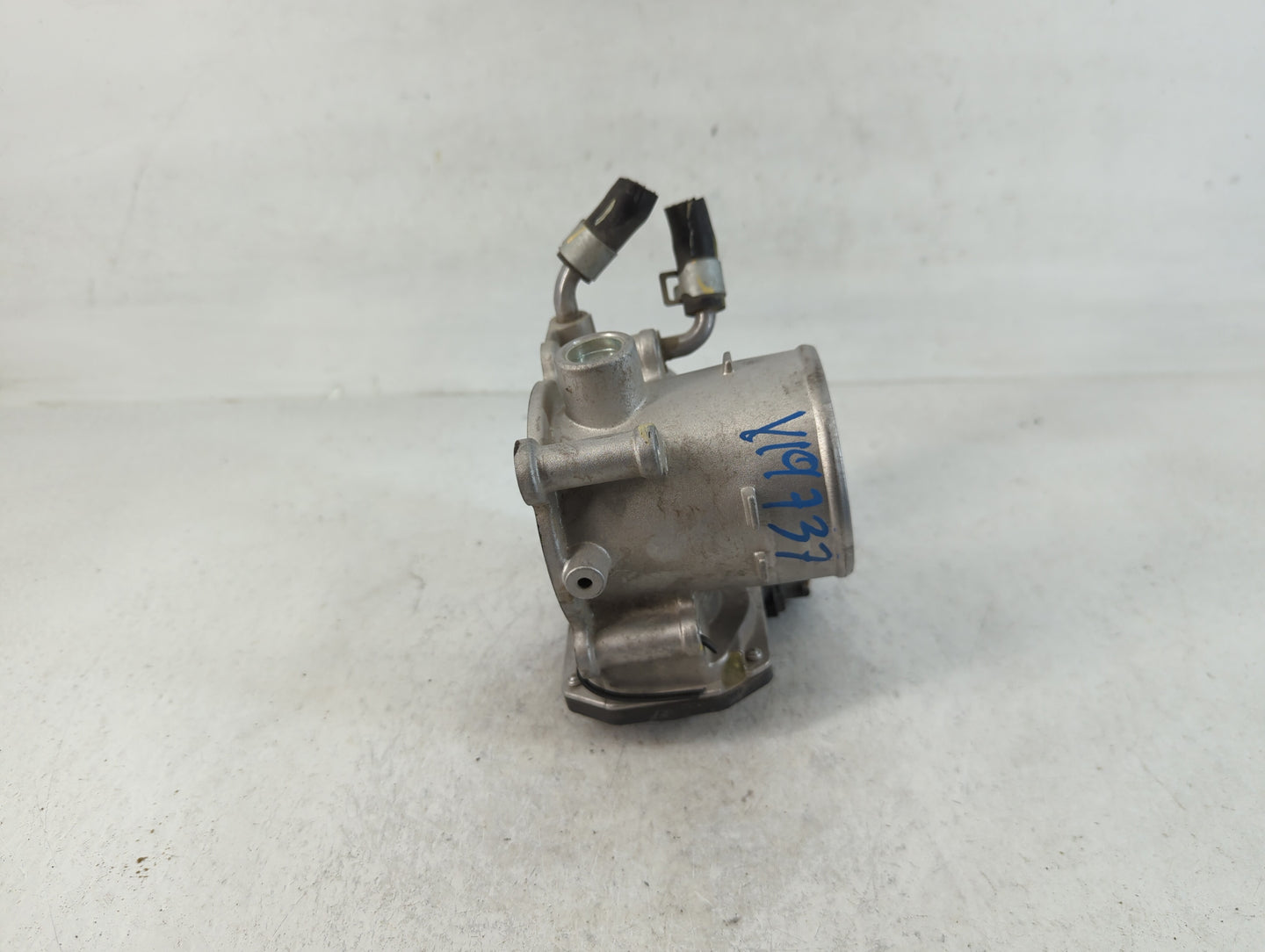 2018-2021 Hyundai Kona Throttle Body P/N:35100-2E400 Fits Fits 2012 2013 2014 2015 2016 2018 2019 2020 2021 OEM Used Auto Pa