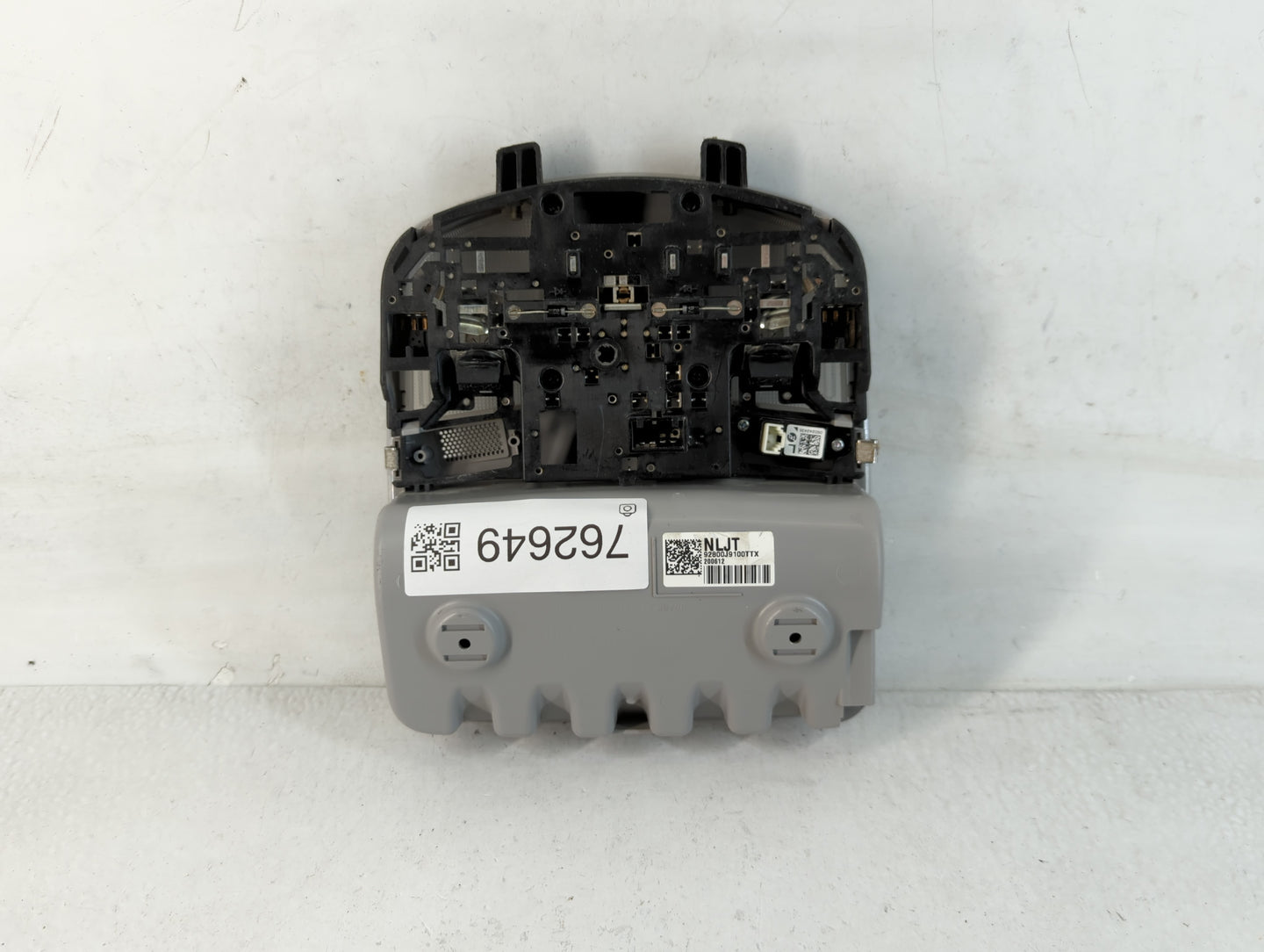 2018-2022 Hyundai Kona Overhead Roof Console 762649 - Oemusedautoparts1.com