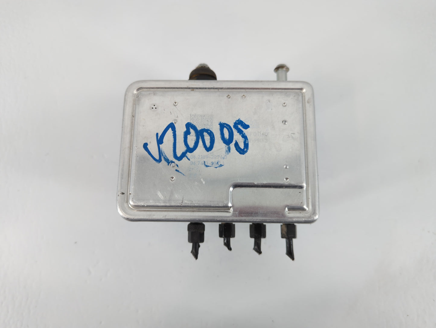 2018-2021 Hyundai Kona ABS Pump Control Module Replacement P/N:58900-J9100 Fits Fits 2018 2019 2020 2021 OEM Used Auto Parts