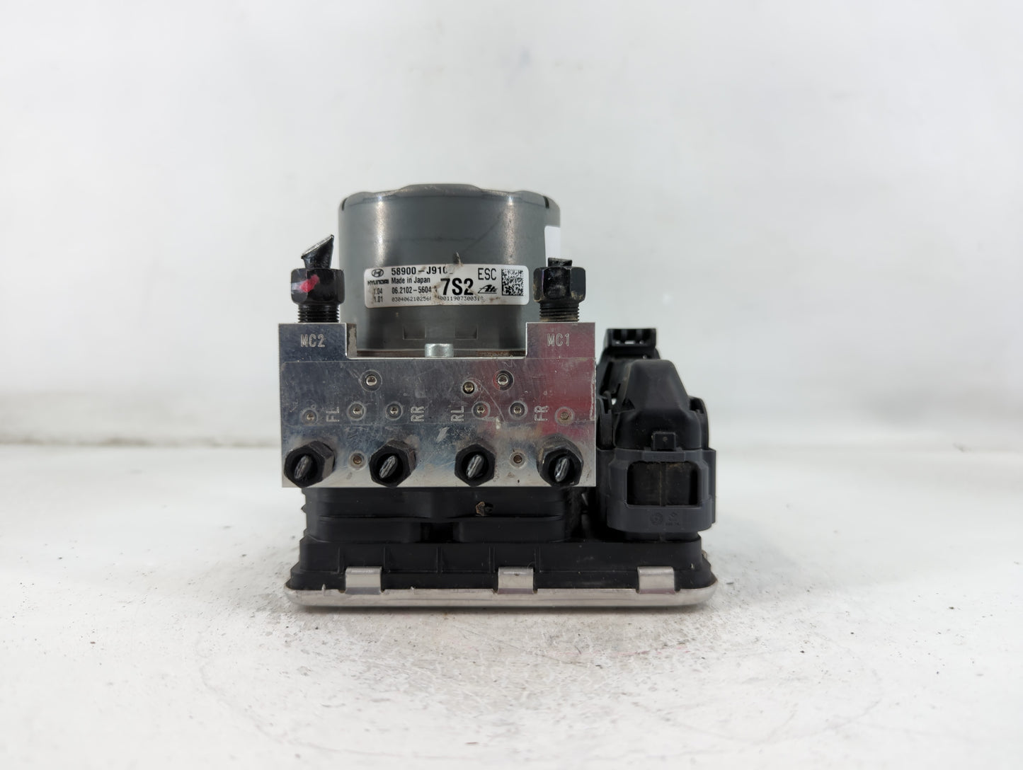 2018-2021 Hyundai Kona ABS Pump Control Module Replacement P/N:58900-J9100 Fits Fits 2018 2019 2020 2021 OEM Used Auto Parts