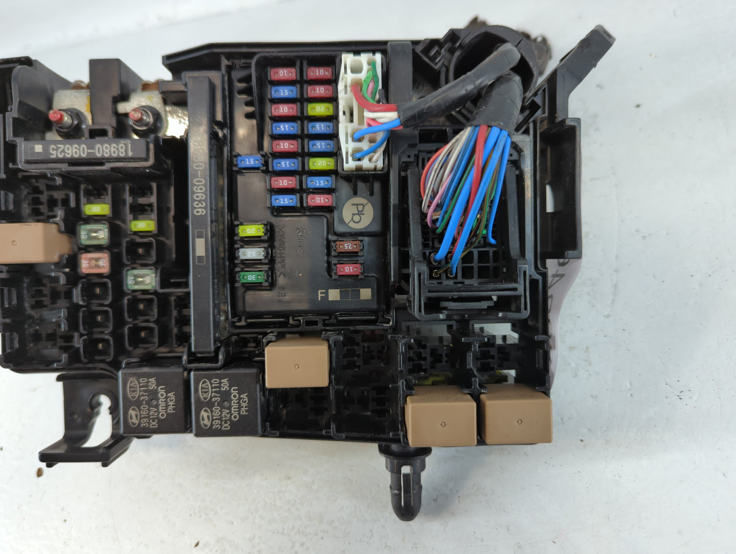 2018-2021 Hyundai Kona Fusebox Fuse Box Panel Relay Module P/N:91227 J9951 91227-J9951 Fits Fits 2018 2019 2020 2021 OEM Use