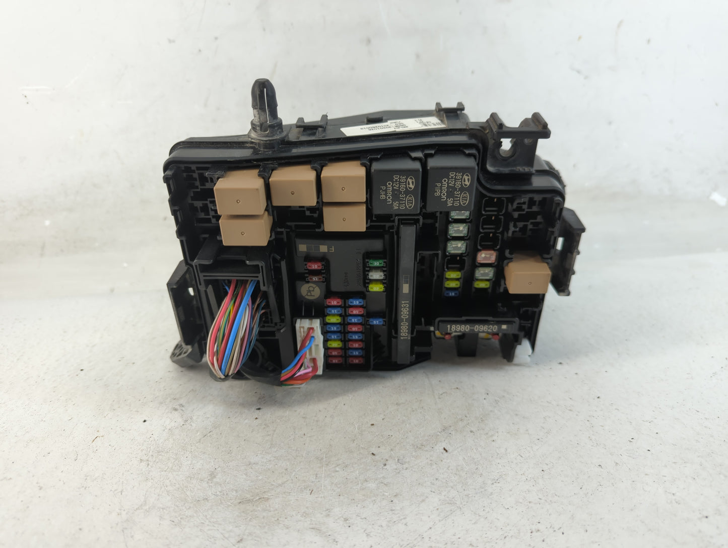 2018-2021 Hyundai Kona Fusebox Fuse Box Panel Relay Module P/N:91223-J9191 Fits Fits 2018 2019 2020 2021 OEM Used Auto Parts