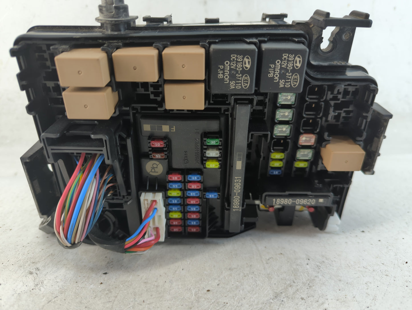 2018-2021 Hyundai Kona Fusebox Fuse Box Panel Relay Module P/N:91223-J9191 Fits Fits 2018 2019 2020 2021 OEM Used Auto Parts