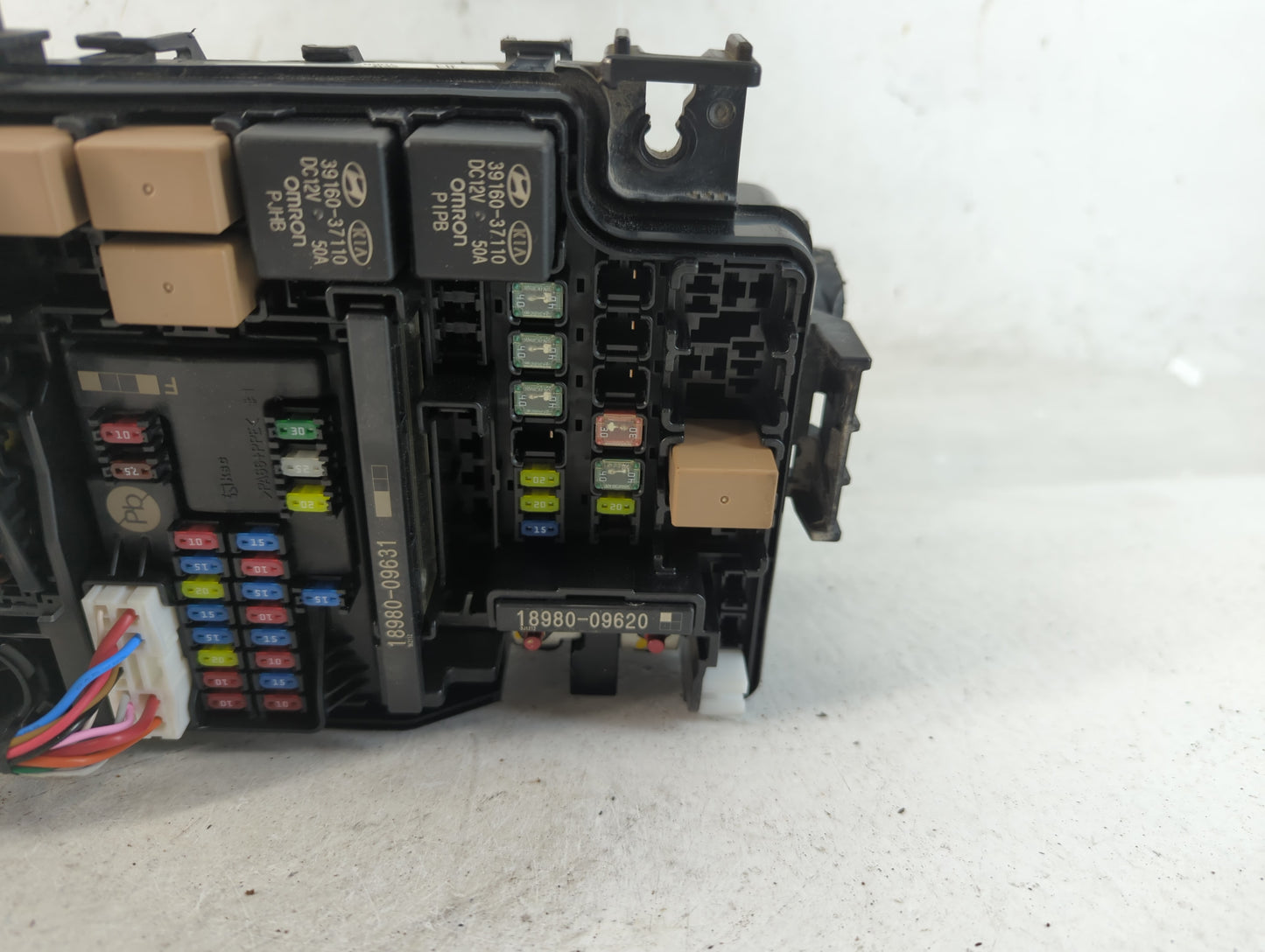 2018-2021 Hyundai Kona Fusebox Fuse Box Panel Relay Module P/N:91223-J9191 Fits Fits 2018 2019 2020 2021 OEM Used Auto Parts