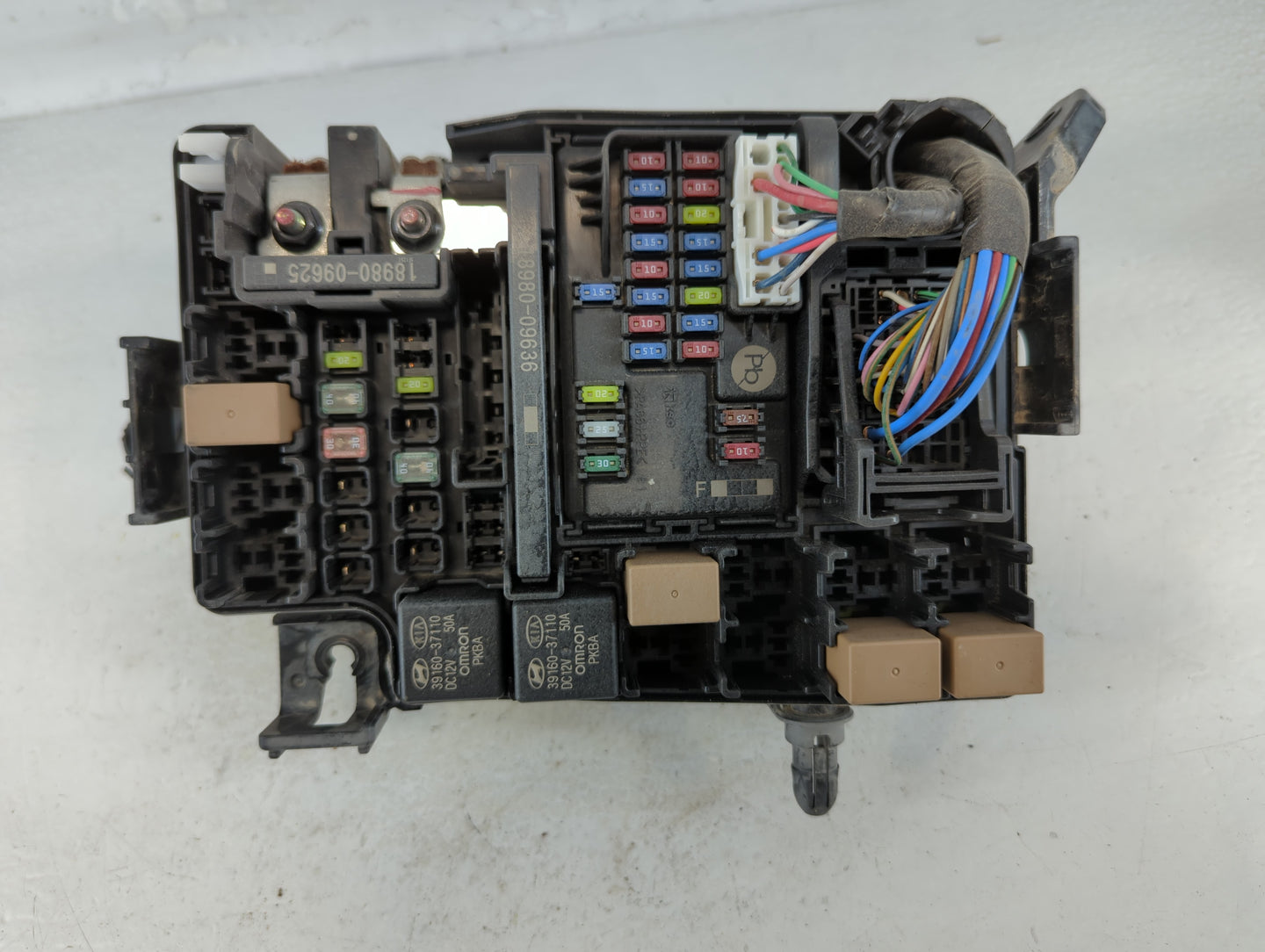 2018-2021 Hyundai Kona Fusebox Fuse Box Panel Relay Module P/N:91227 J9951 91227-J9951-47 Fits Fits 2018 2019 2020 2021 OEM 