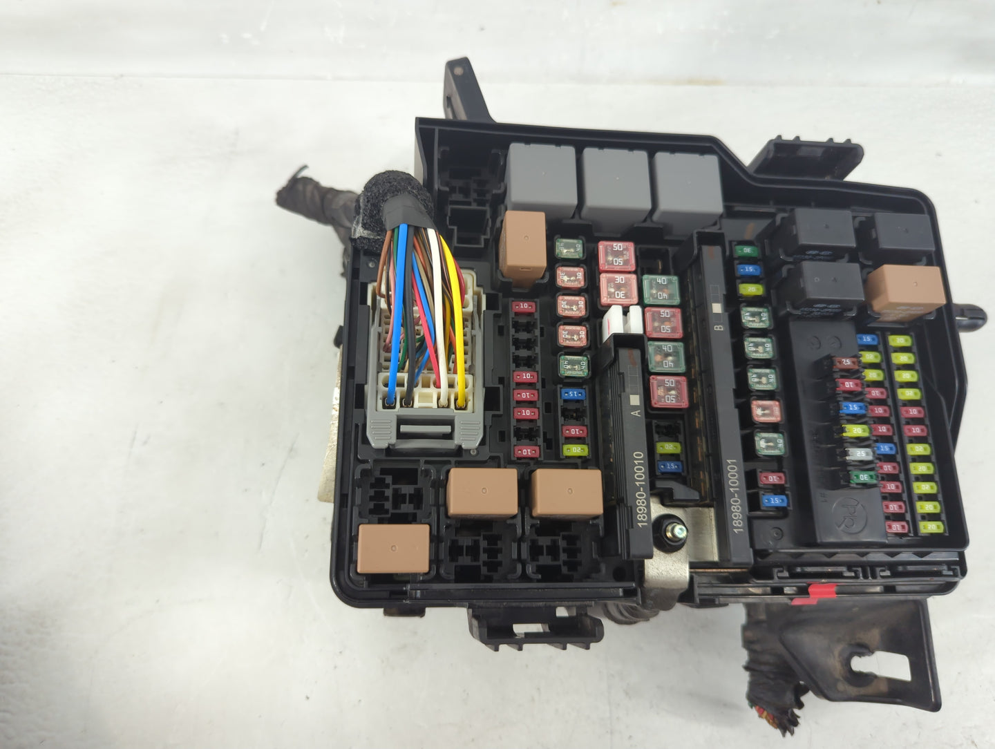 2020-2022 Hyundai Palisade Fusebox Fuse Box Panel Relay Module P/N:91956-S8021 Fits Fits 2020 2021 2022 OEM Used Auto Parts 