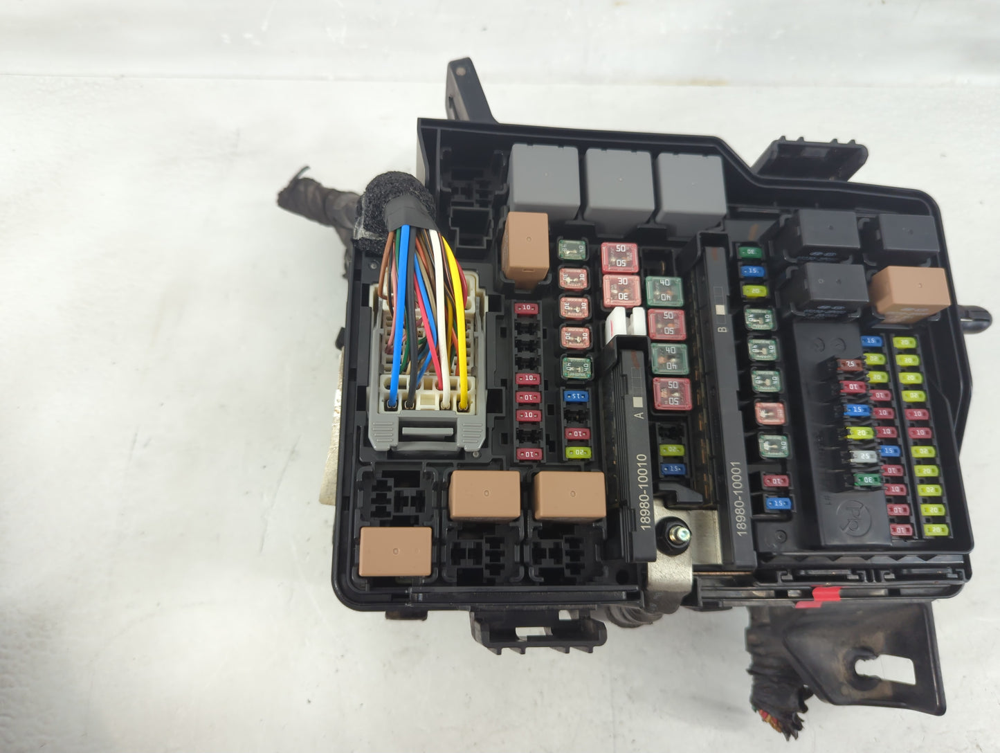 2020-2022 Hyundai Palisade Fusebox Fuse Box Panel Relay Module P/N:91956-S8021 Fits Fits 2020 2021 2022 OEM Used Auto Parts 