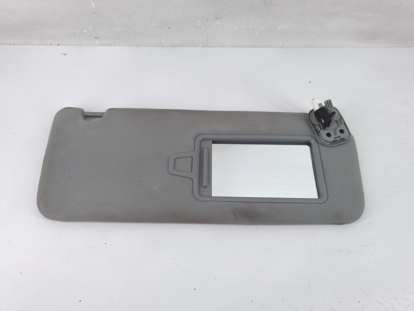 2020-2022 Hyundai Palisade Sun Visor Shade Replacement Passenger Right Mirror Fits Fits 2020 2021 2022 OEM Used Auto Parts -