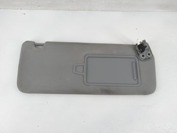 2020-2022 Hyundai Palisade Sun Visor Shade Replacement Passenger Right Mirror Fits Fits 2020 2021 2022 OEM Used Auto Parts