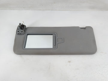 2020-2022 Hyundai Palisade Sun Visor Shade Replacement Passenger Right Mirror Fits Fits 2020 2021 2022 OEM Used Auto Parts -