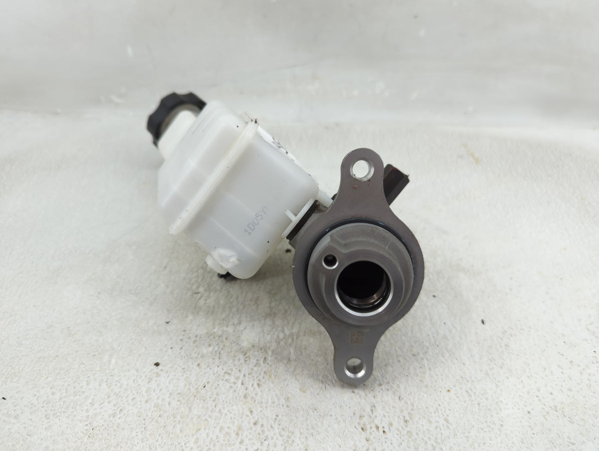 2020-2022 Kia Telluride Brake Master Cylinder 1277866 - Oemusedautoparts1.com