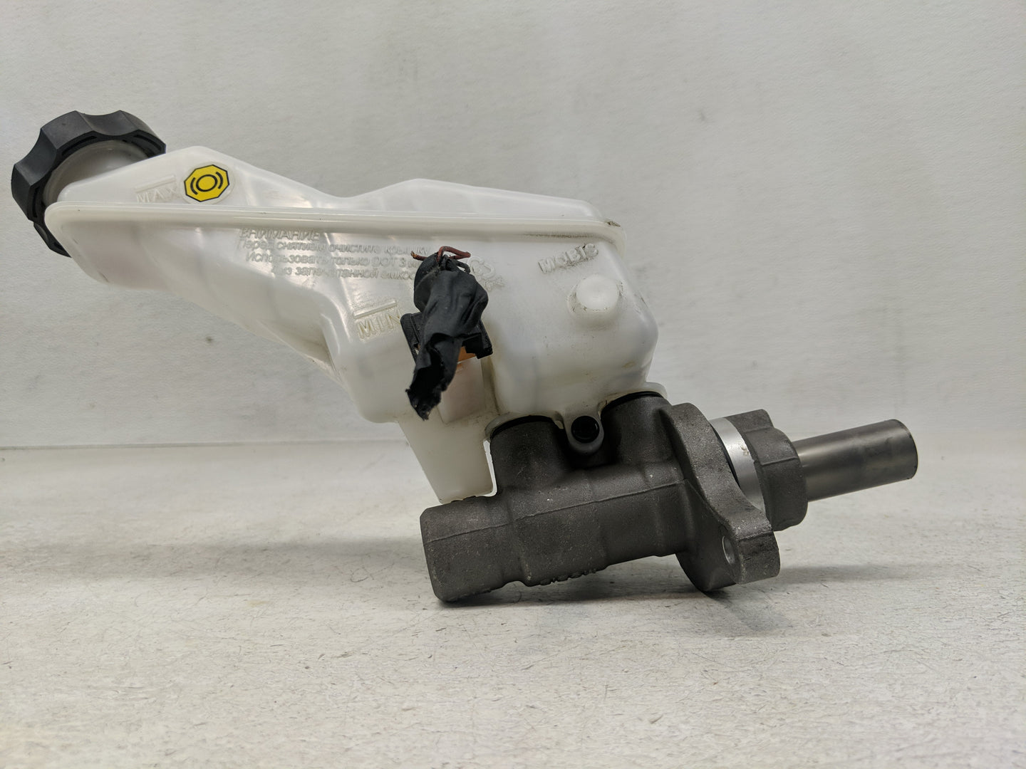 2020-2022 Hyundai Palisade Brake Master Cylinder - Oemusedautoparts1.com
