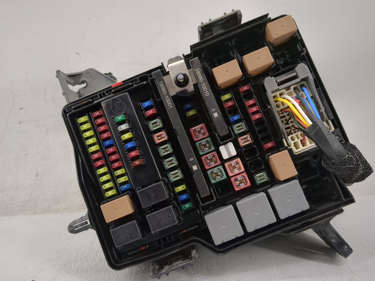 2020-2022 Hyundai Palisade Fusebox Fuse Box Panel Relay Module P/N:91956-S8021 Fits Fits 2020 2021 2022 OEM Used Auto Parts 