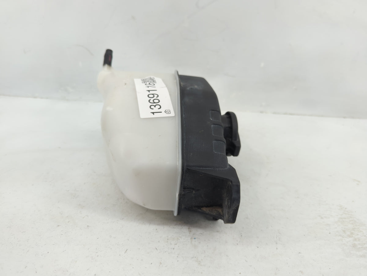 2020 Hyundai Palisade Radiator Coolant Overflow Expansion Tank Bottle 1369116 - Oemusedautoparts1.com