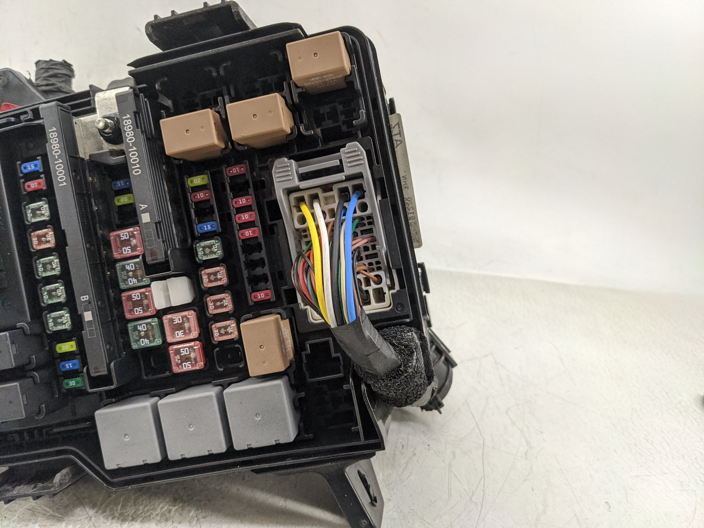 2020-2022 Hyundai Palisade Fusebox Fuse Box Panel Relay Module P/N:91956-S8021 Fits Fits 2020 2021 2022 OEM Used Auto Parts 