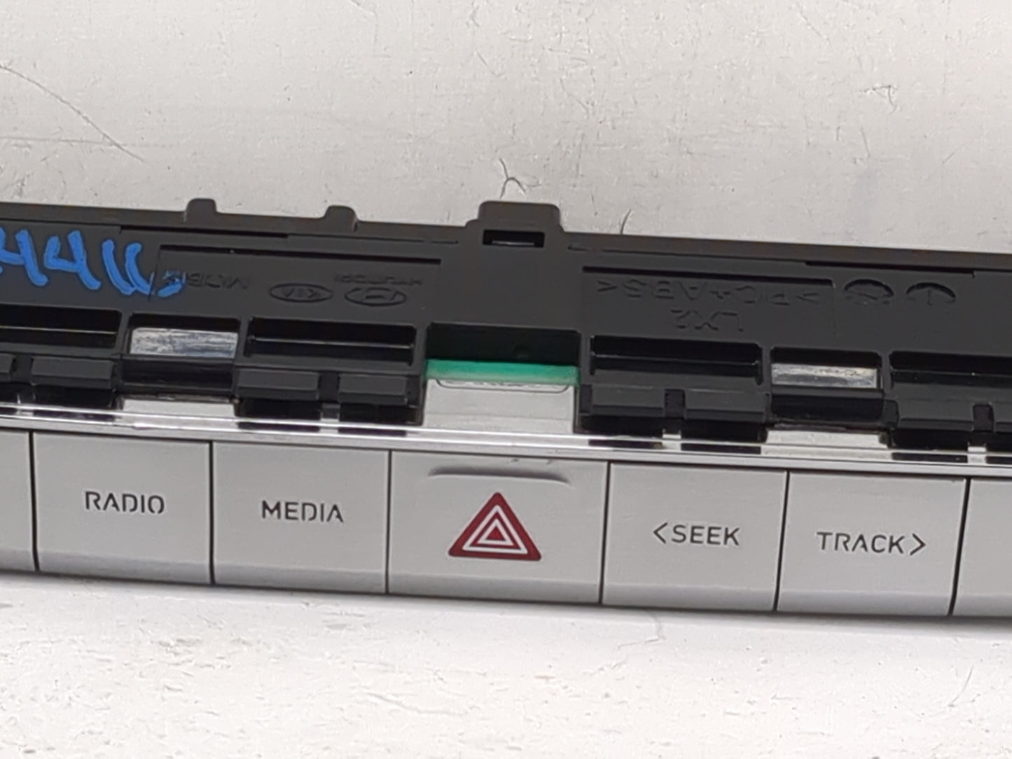 2020-2022 Hyundai Palisade Radio Control Panel 1479392 - Oemusedautoparts1.com