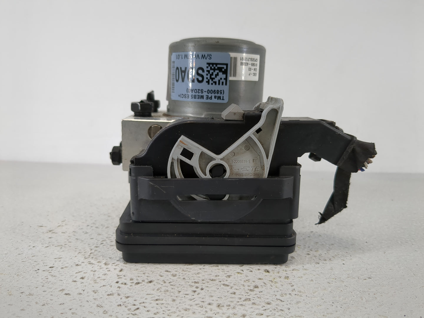 2021 Hyundai Santa Fe ABS Pump Control Module Replacement P/N:58910-S2DA0 Fits OEM Used Auto Parts - Oemusedautoparts1.com