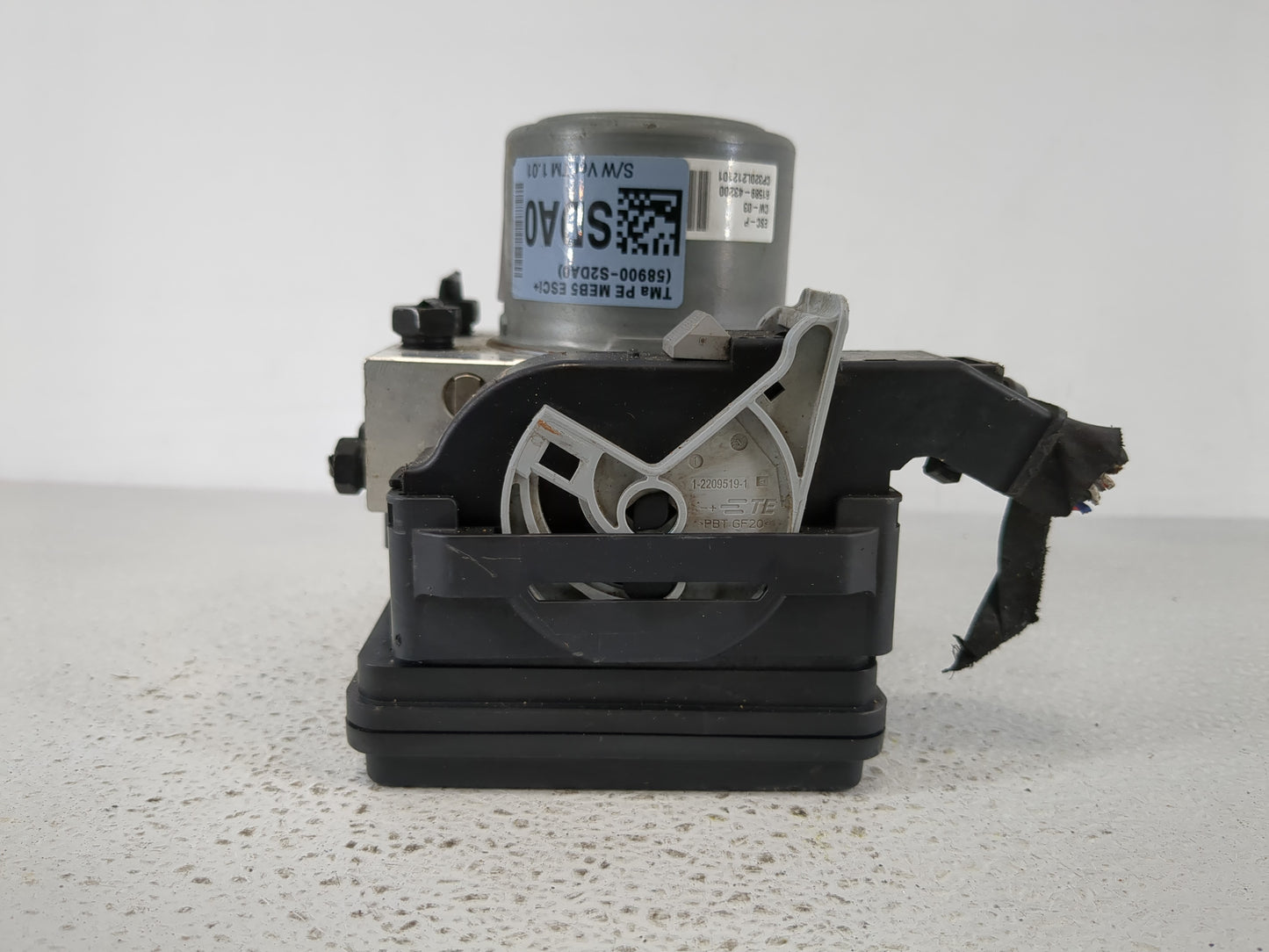 2021 Hyundai Santa Fe ABS Pump Control Module Replacement P/N:58910-S2DA0 Fits OEM Used Auto Parts - Oemusedautoparts1.com