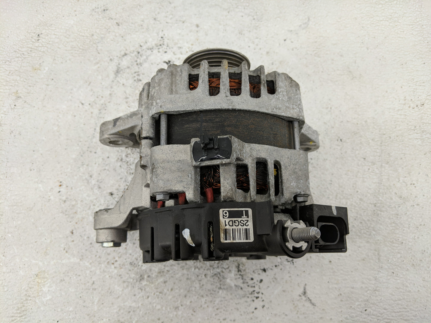 2021 Hyundai Santa Fe Alternator Replacement Generator Charging Assembly Engine OEM P/N:37300-2SGD1 Fits Fits 2022 OEM Used 
