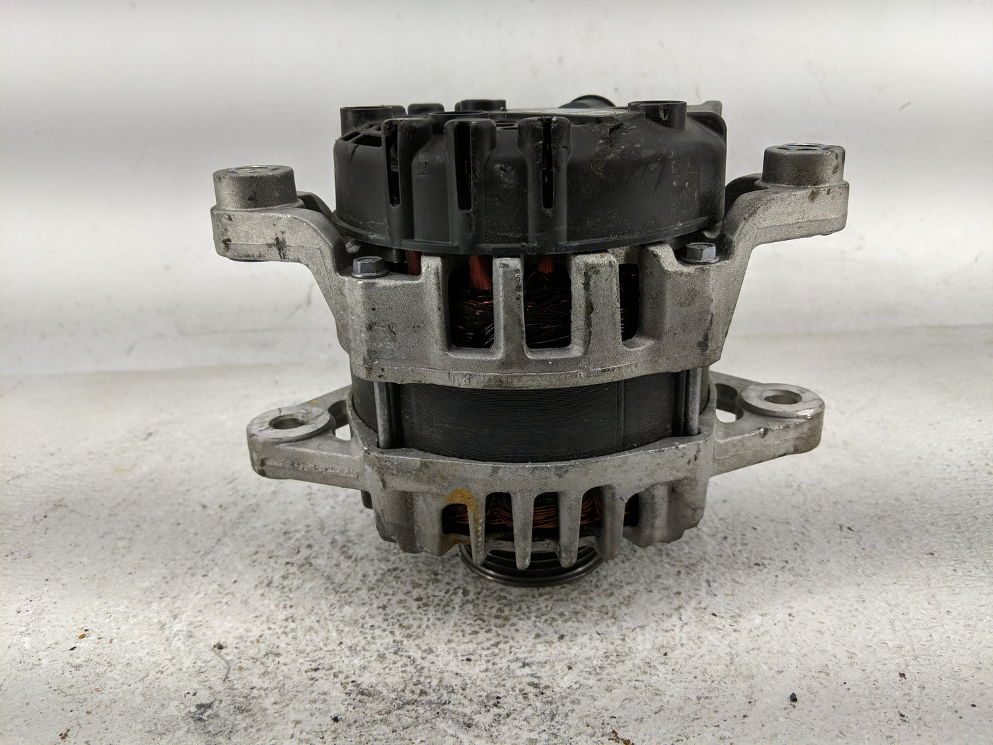 2021 Hyundai Santa Fe Alternator Replacement Generator Charging Assembly Engine OEM P/N:37300-2SGD1 Fits Fits 2022 OEM Used 