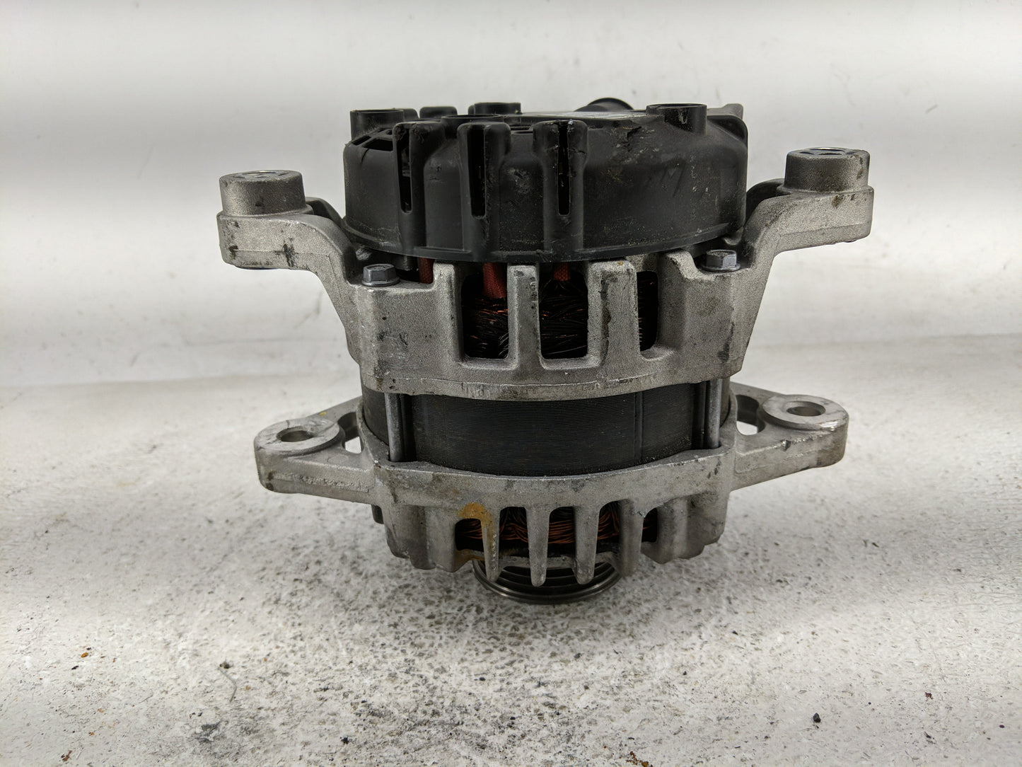 2021 Hyundai Santa Fe Alternator Replacement Generator Charging Assembly Engine OEM P/N:37300-2SGD1 Fits Fits 2022 OEM Used 