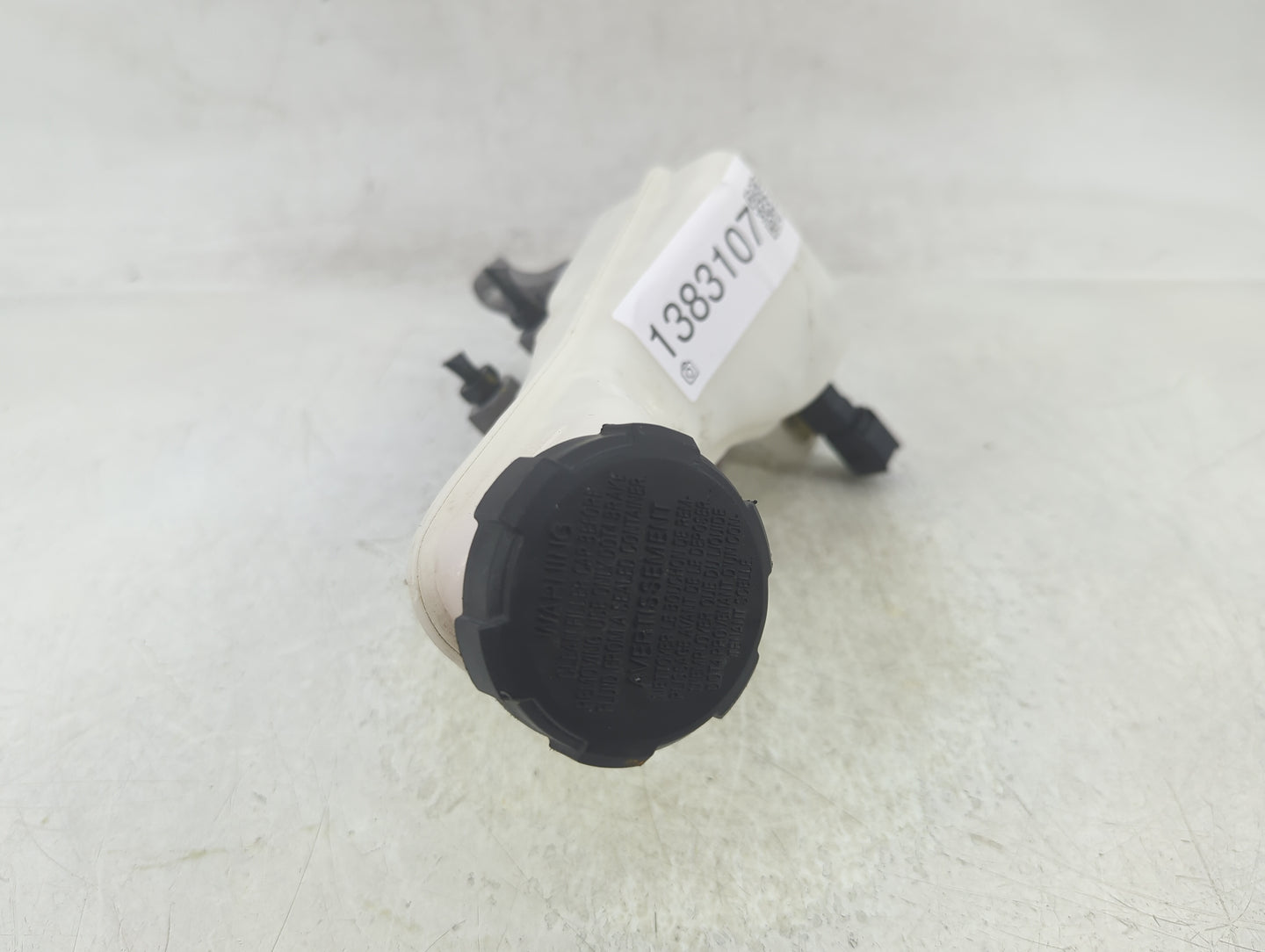 2021-2021 Hyundai Santa Fe Brake Master Cylinder 1383107 - Oemusedautoparts1.com