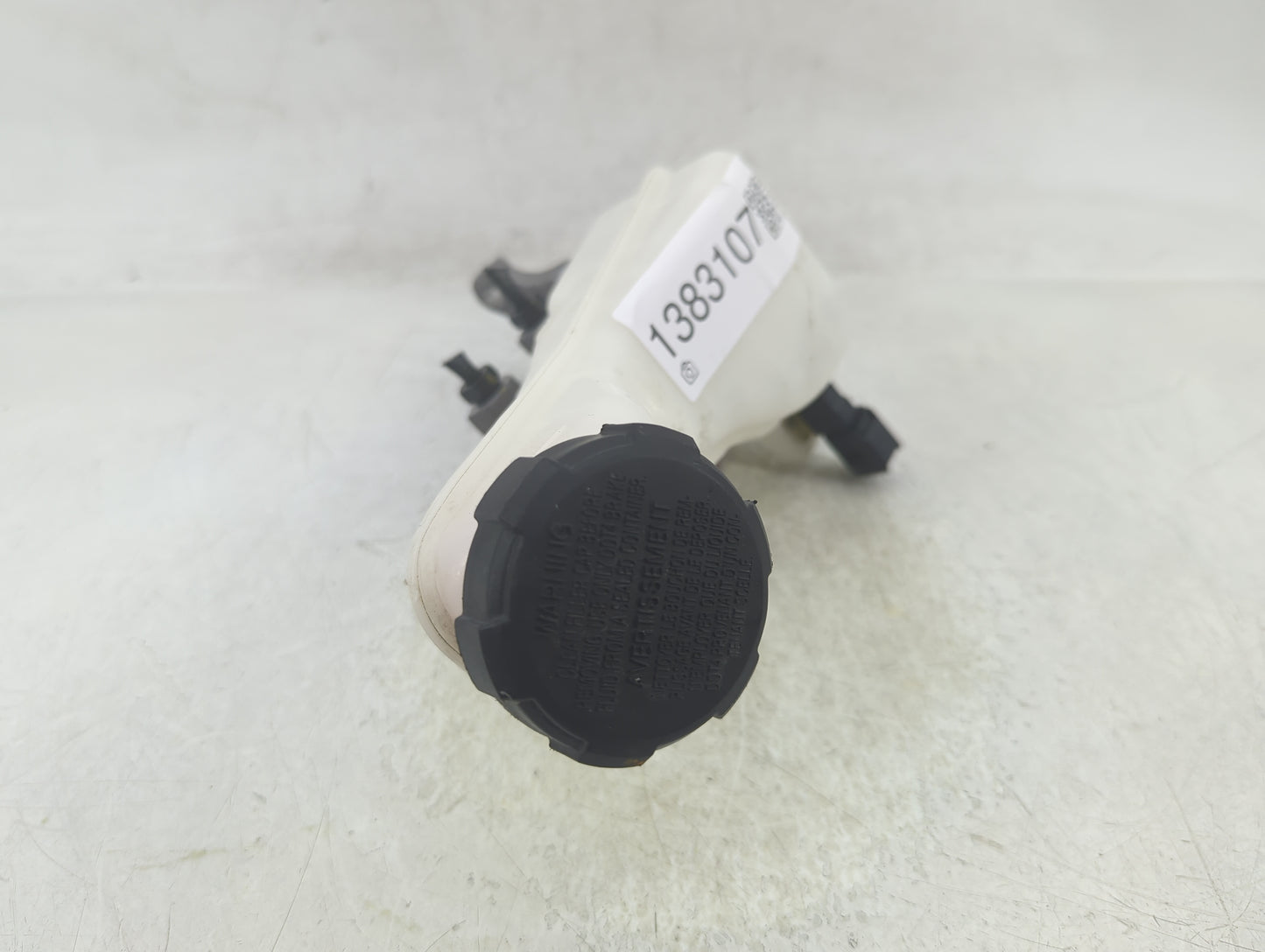 2021-2021 Hyundai Santa Fe Brake Master Cylinder 1383107 - Oemusedautoparts1.com