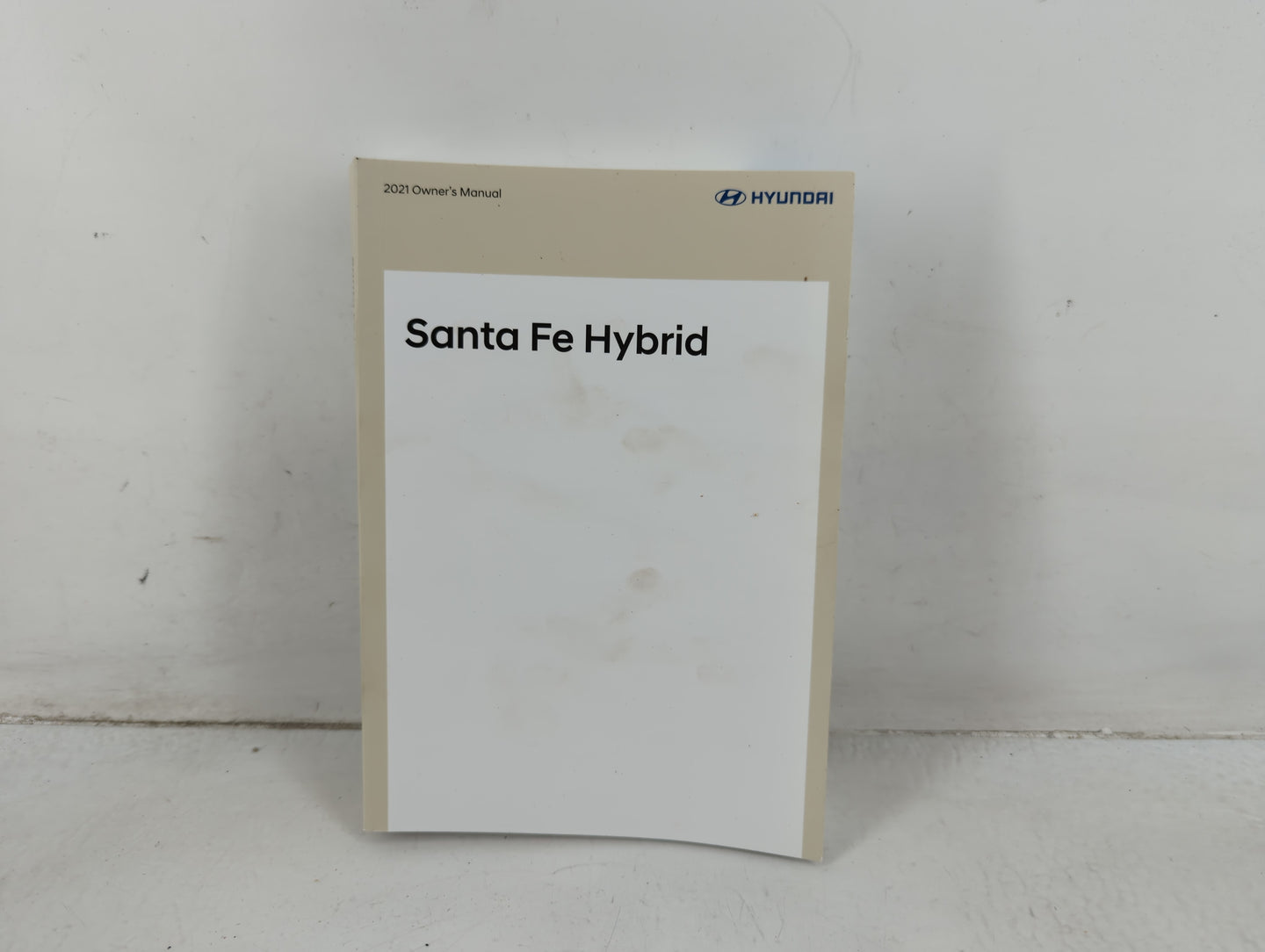 2021 Hyundai Santa Fe Owners Manual Book Guide P/N:LSCO-EU0DA OEM Used Auto Parts - Oemusedautoparts1.com