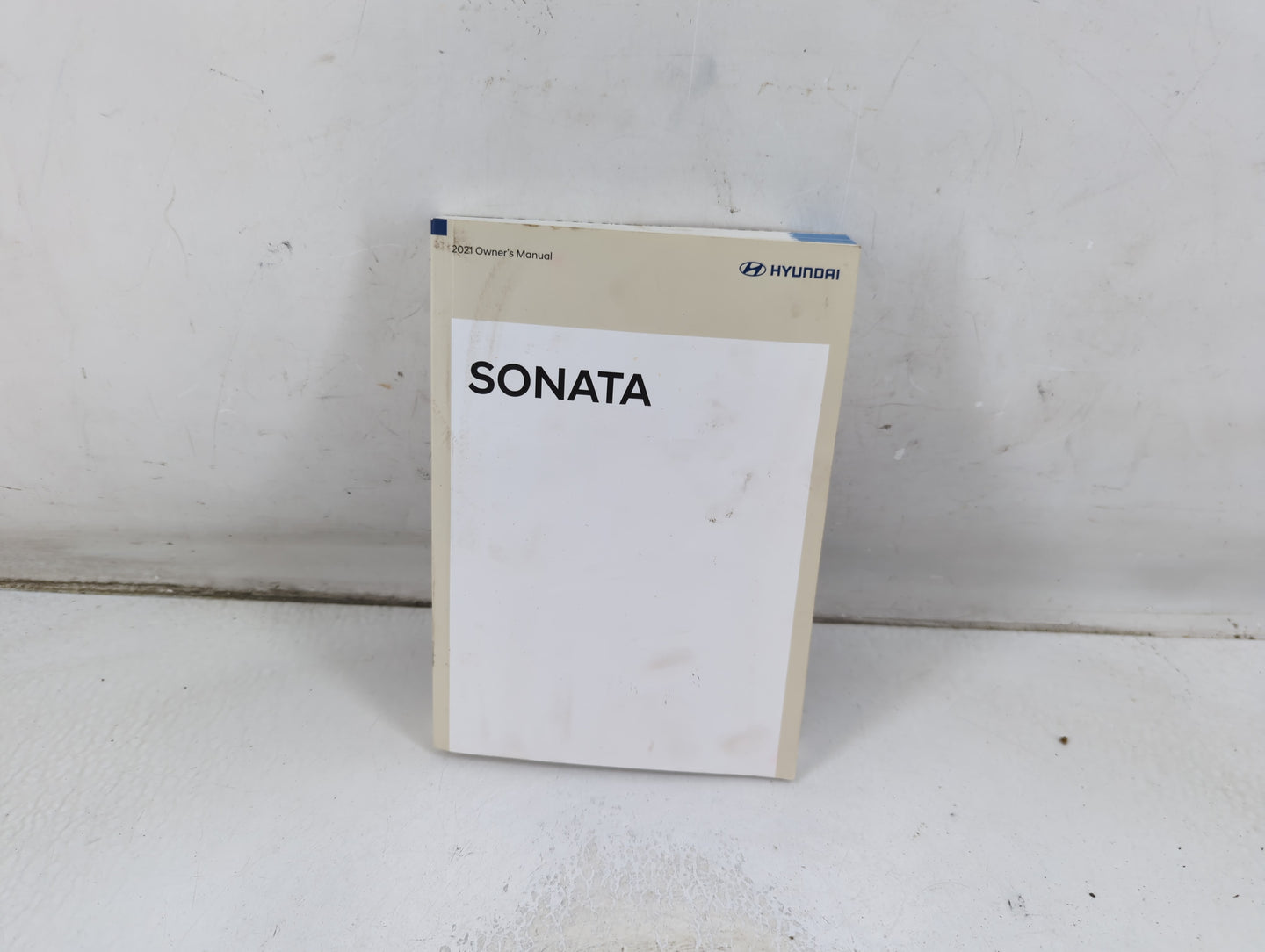 2021 Hyundai Sonata Owners Manual Book Guide P/N:LDVO-EU12A OEM Used Auto Parts - Oemusedautoparts1.com