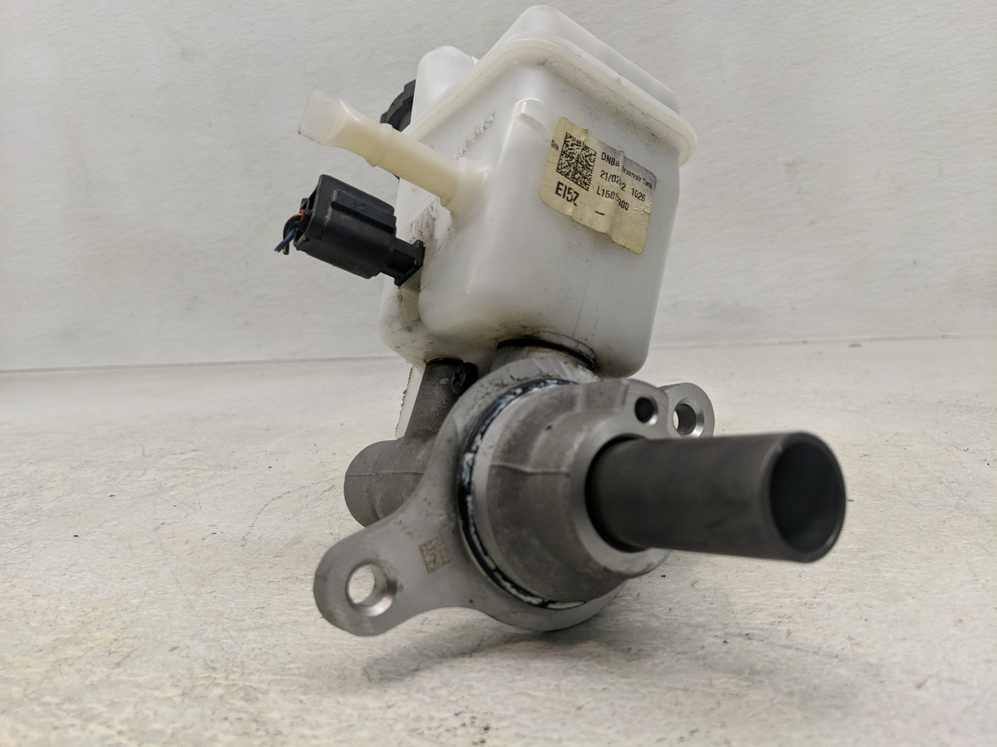 2020-2023 Hyundai Sonata Brake Master Cylinder - Oemusedautoparts1.com