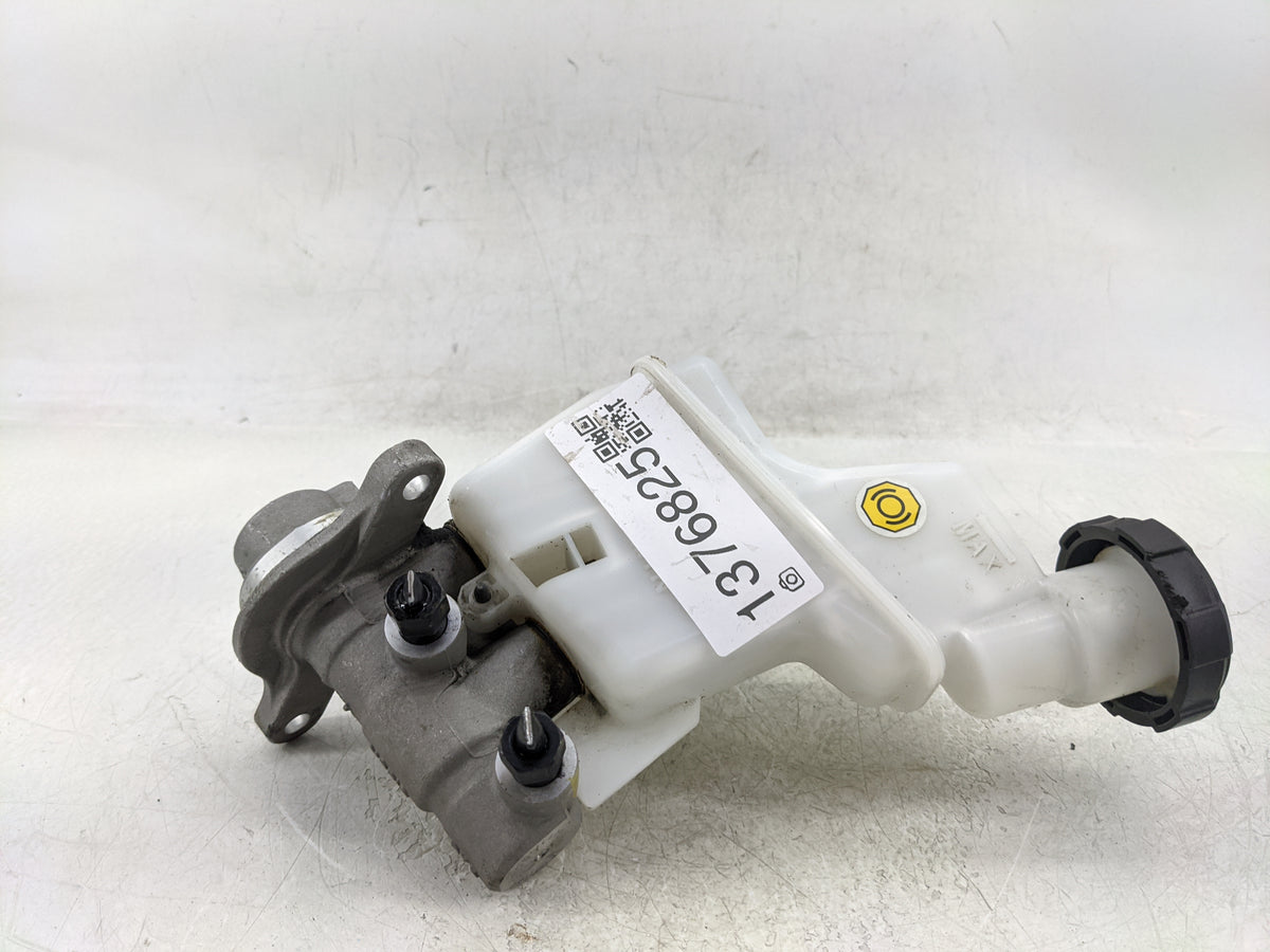 2020-2023 Hyundai Sonata Brake Master Cylinder 1376825 - Oemusedautoparts1.com